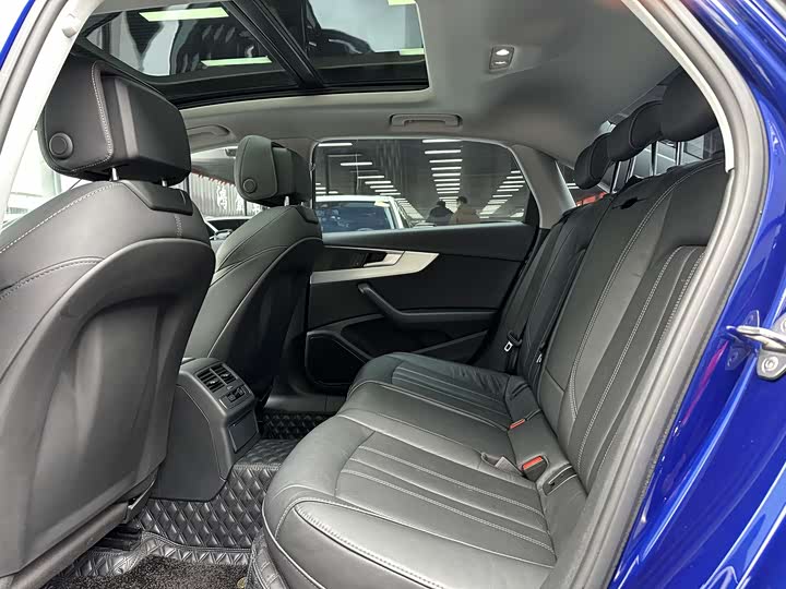 Фото 5 - Audi A4L