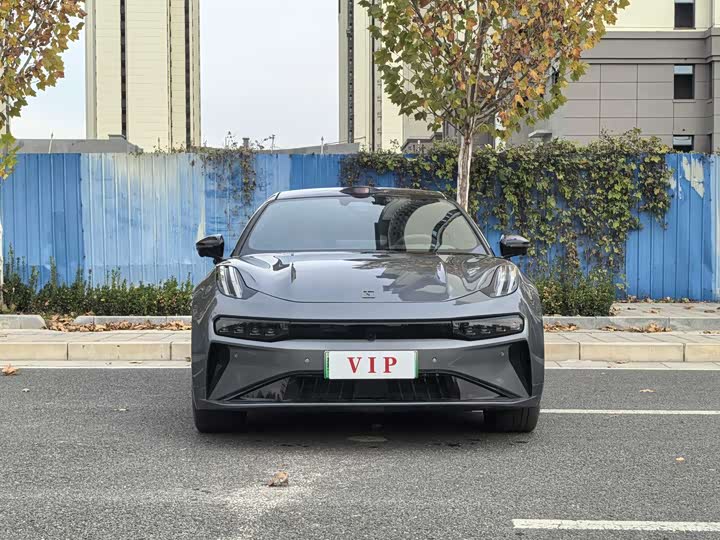 Фото 2 - Zeekr 001