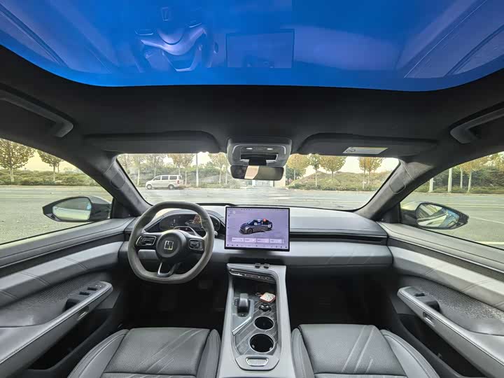 Фото 6 - Zeekr 001