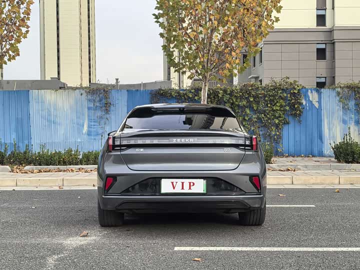 Фото 8 - Zeekr 001