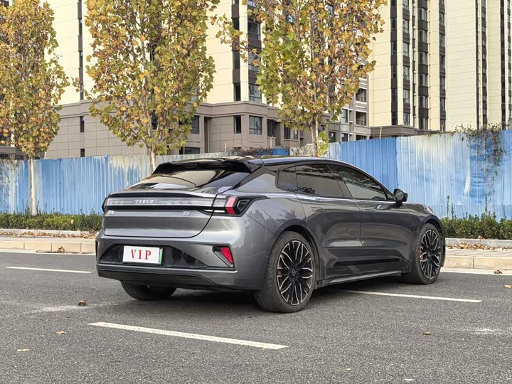 Фото 9 - Zeekr 001