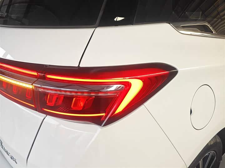 Фото 8 - BYD Song Max Hybrid