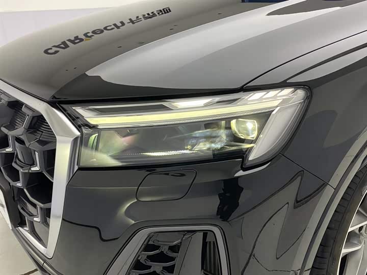 Фото 9 - Audi Q7