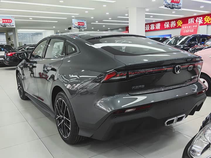 Фото 4 - Changan UNI-V Hybrid