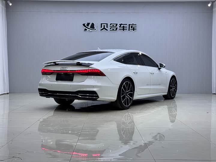 Фото 5 - Audi A7
