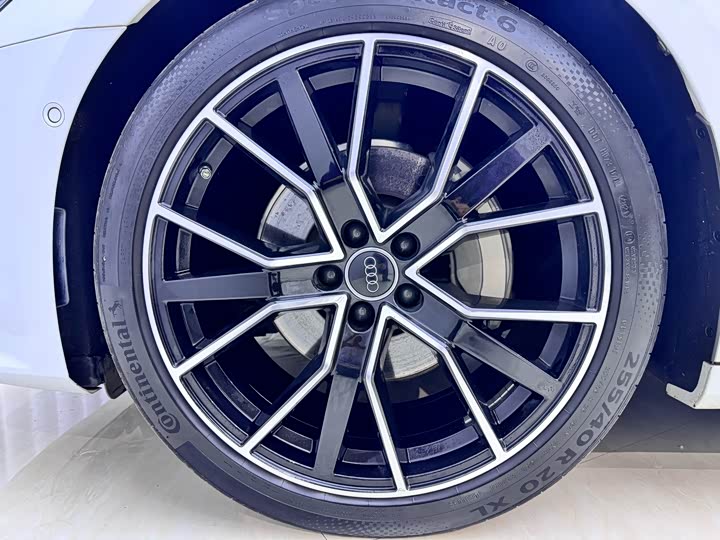 Фото 6 - Audi A7