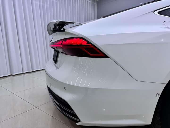 Фото 8 - Audi A7