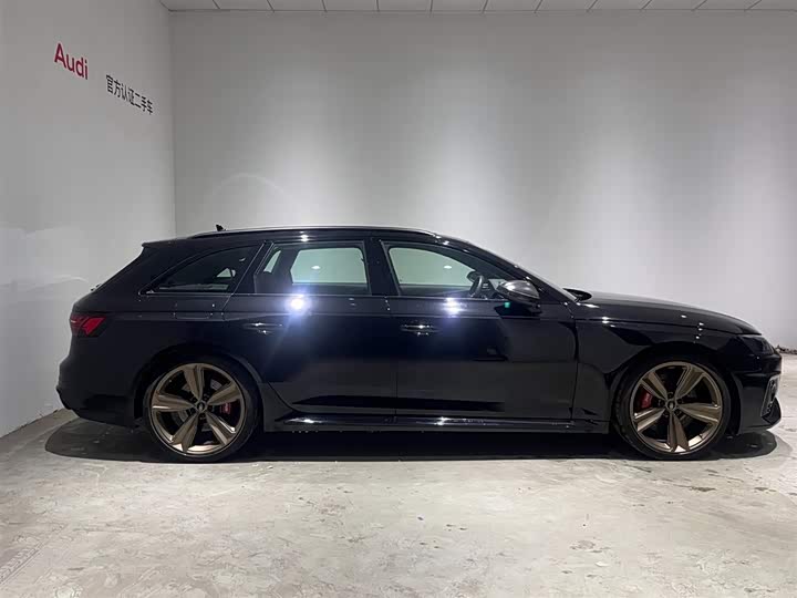 Фото 4 - Audi RS 4