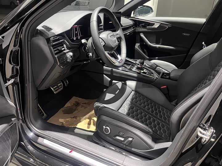 Фото 7 - Audi RS 4