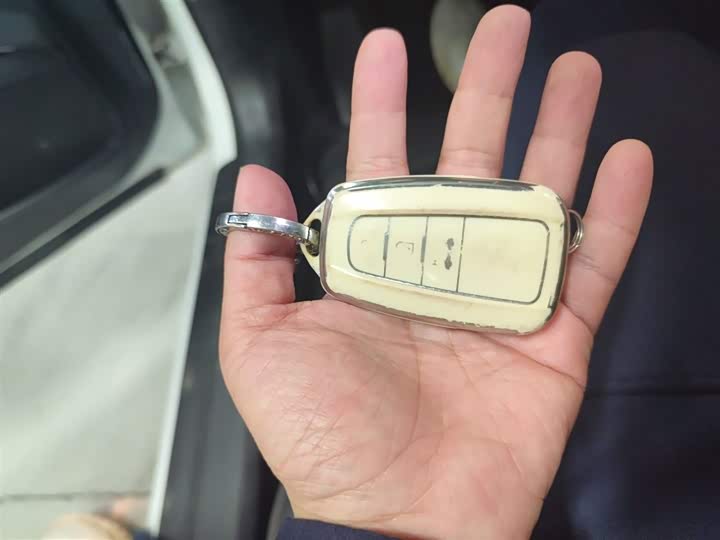 Фото 9 - Toyota Camry