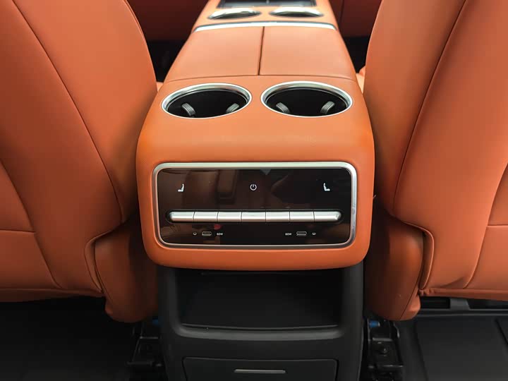 Фото 6 - LiXiang L8