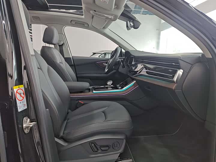 Фото 8 - Audi Q7
