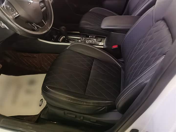 Фото 6 - Mitsubishi Outlander