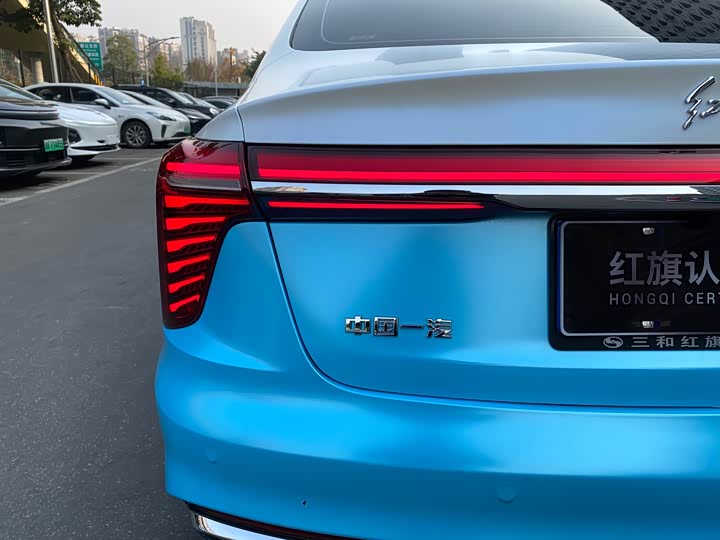 Фото 6 - Hongqi H5