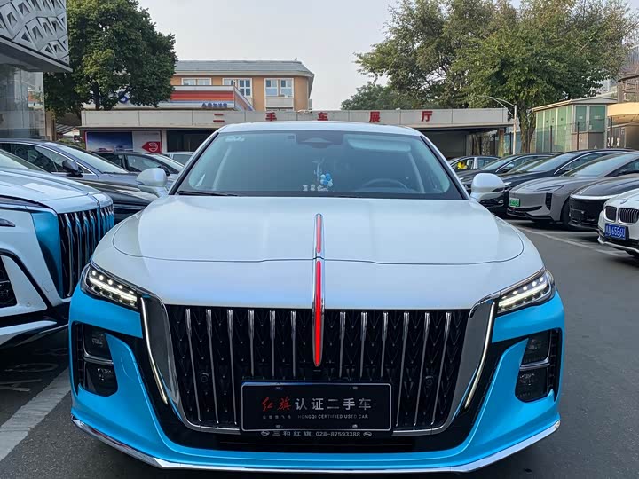 Фото 8 - Hongqi H5