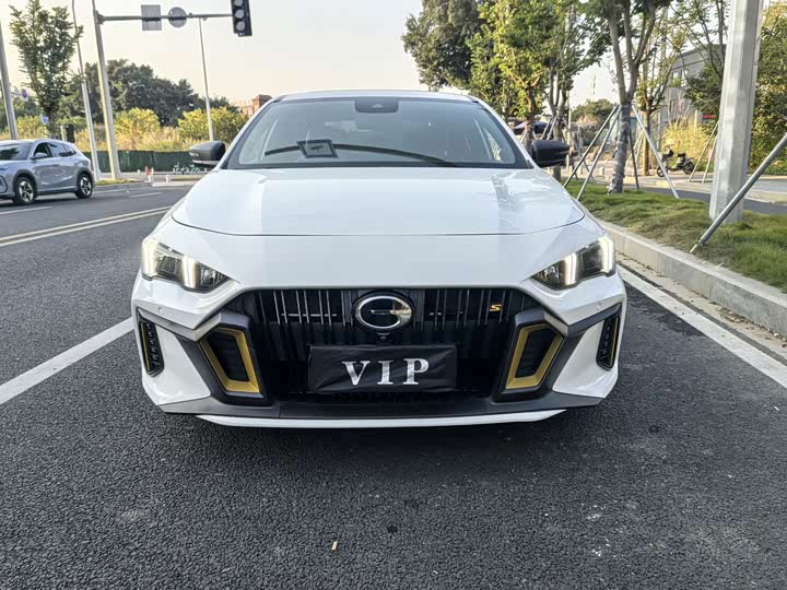 Фото 2 - GAC Trumpchi Empow R