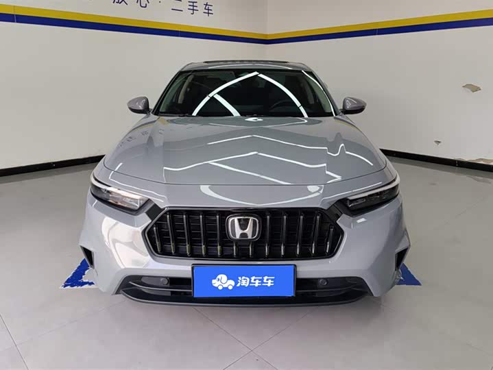 Фото 2 - Honda Inspire