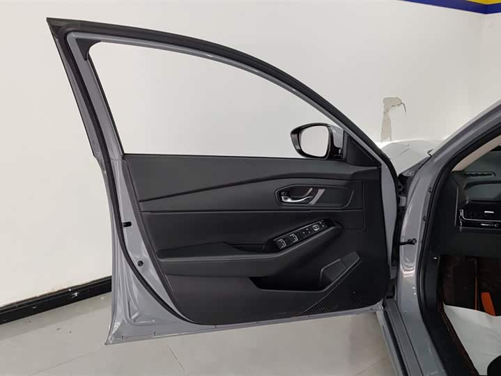 Фото 7 - Honda Inspire