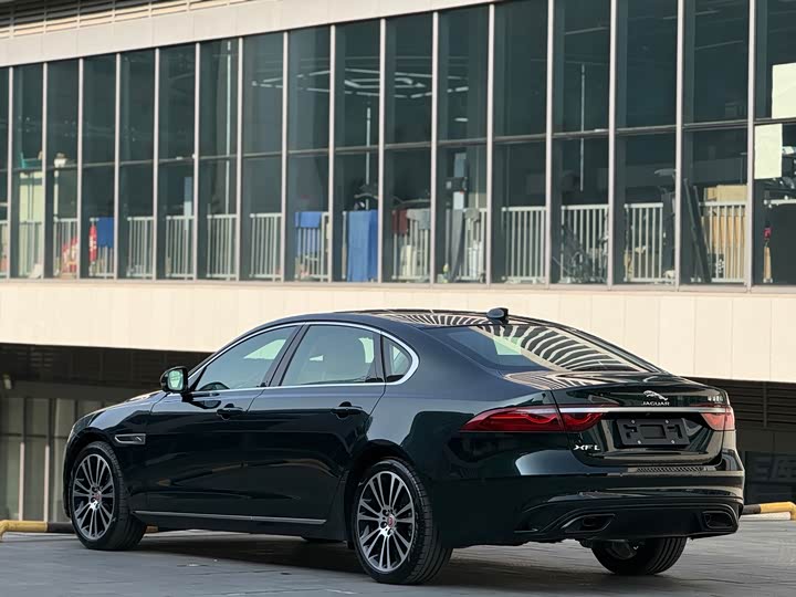 Фото 3 - Jaguar XF L