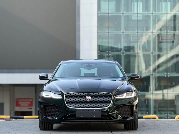 Фото 7 - Jaguar XF L