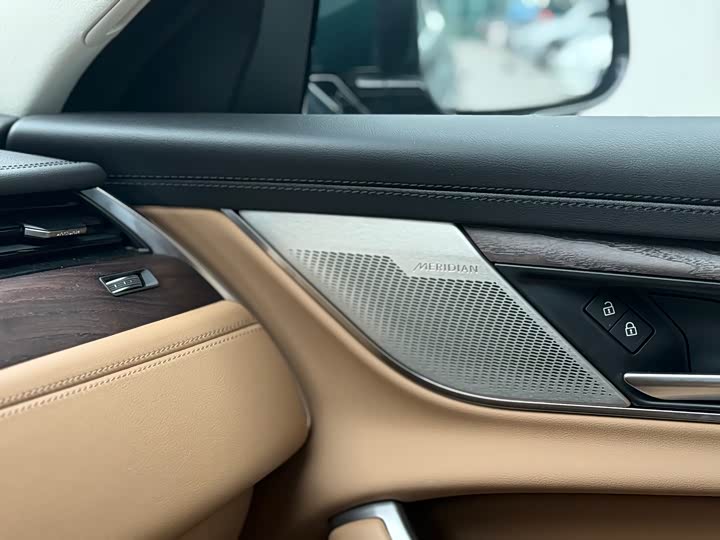 Фото 9 - Jaguar XF L