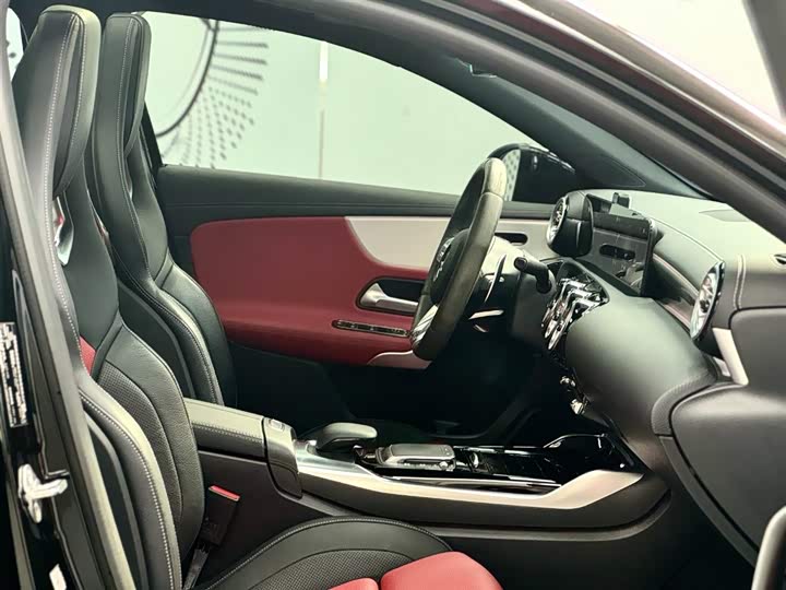 Фото 8 - Mercedes-Benz A-Class AMG