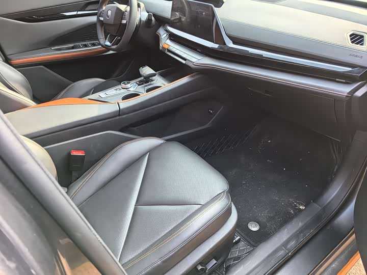 Фото 9 - Changan UNI-V