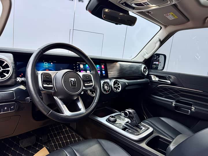 Фото 7 - Tank 300