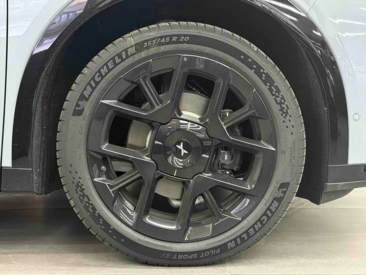 Фото 3 - XPeng G7