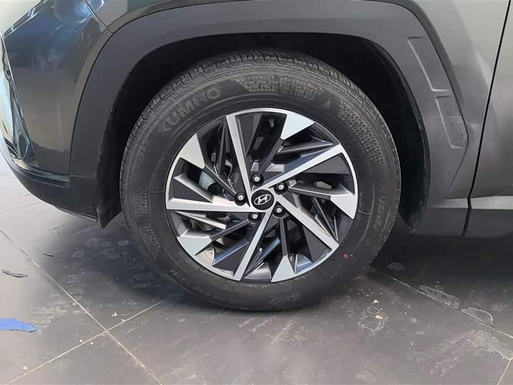 Фото 6 - Hyundai Tucson L