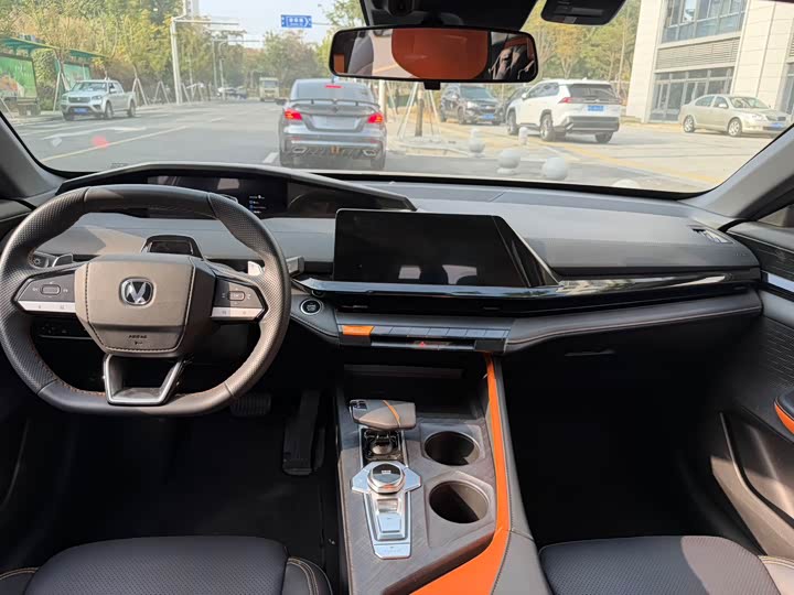 Фото 7 - Changan UNI-V