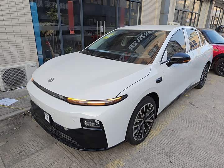 Фото 2 - Leapmotor B01