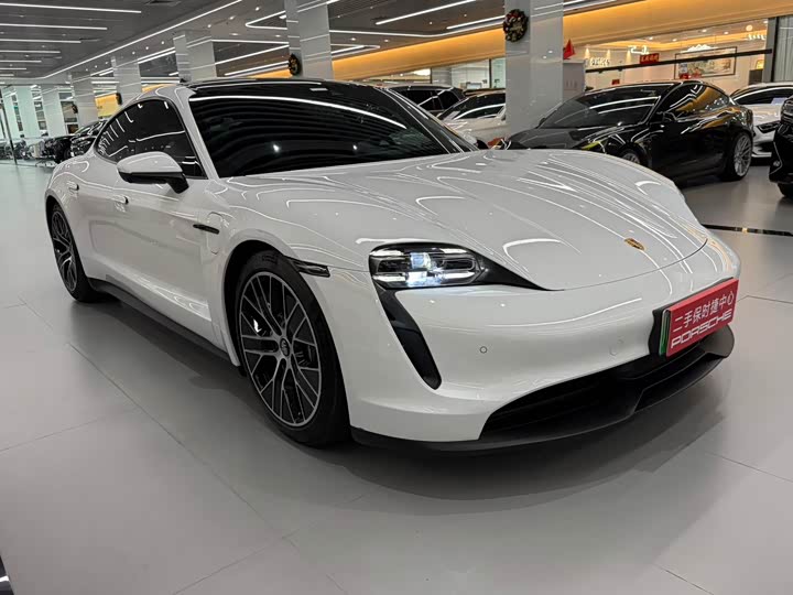 Фото 3 - Porsche Taycan