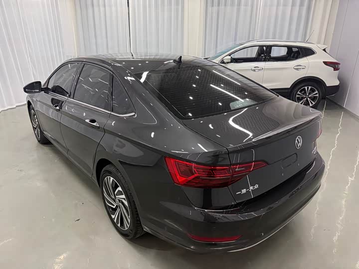 Фото 4 - Volkswagen Sagitar L