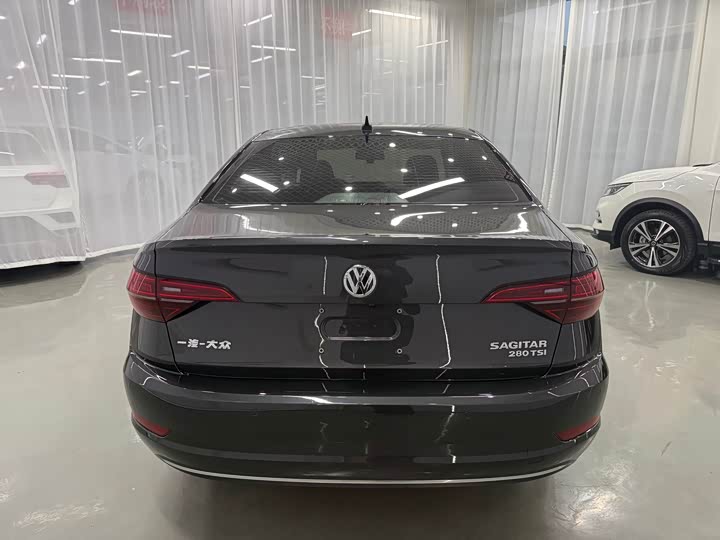 Фото 5 - Volkswagen Sagitar L