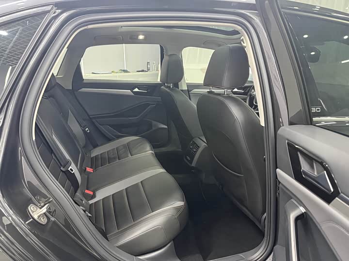 Фото 9 - Volkswagen Sagitar L