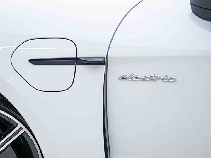 Фото 7 - Porsche Taycan