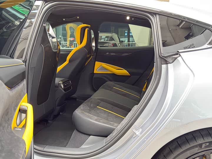 Фото 6 - Xiaomi SU7 Ultra