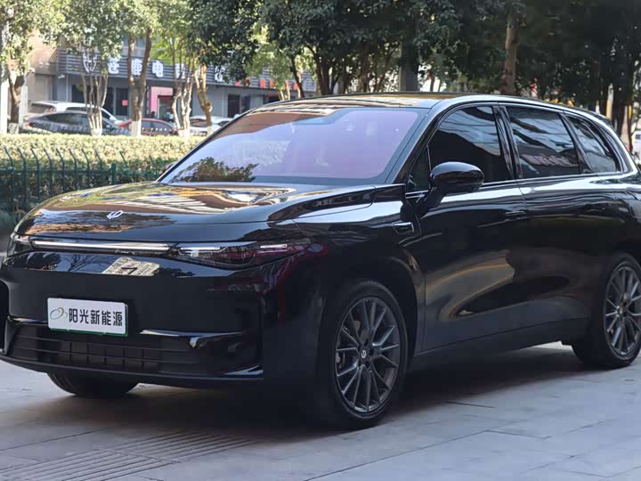 Фото 1 - Leapmotor C10