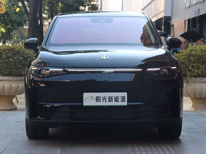 Фото 2 - Leapmotor C10