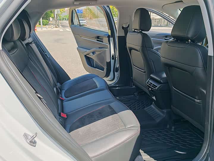 Фото 7 - Ford Mondeo