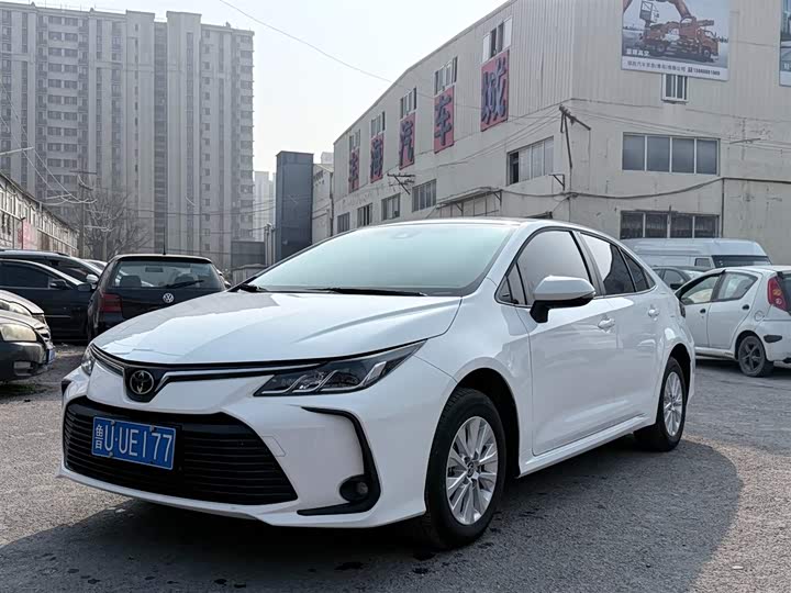 Фото 1 - Toyota Corolla