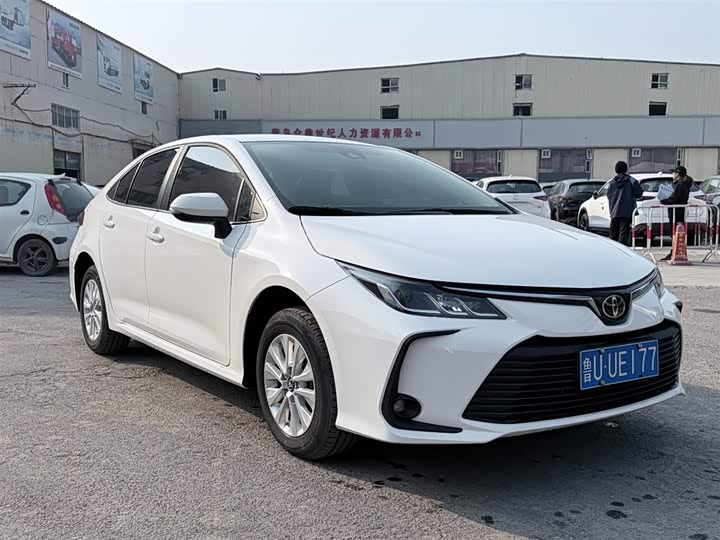 Фото 3 - Toyota Corolla