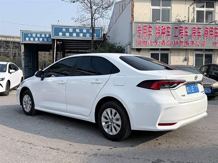 Фото 6 - Toyota Corolla