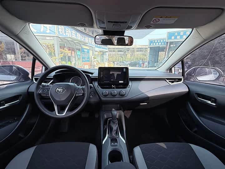 Фото 9 - Toyota Corolla