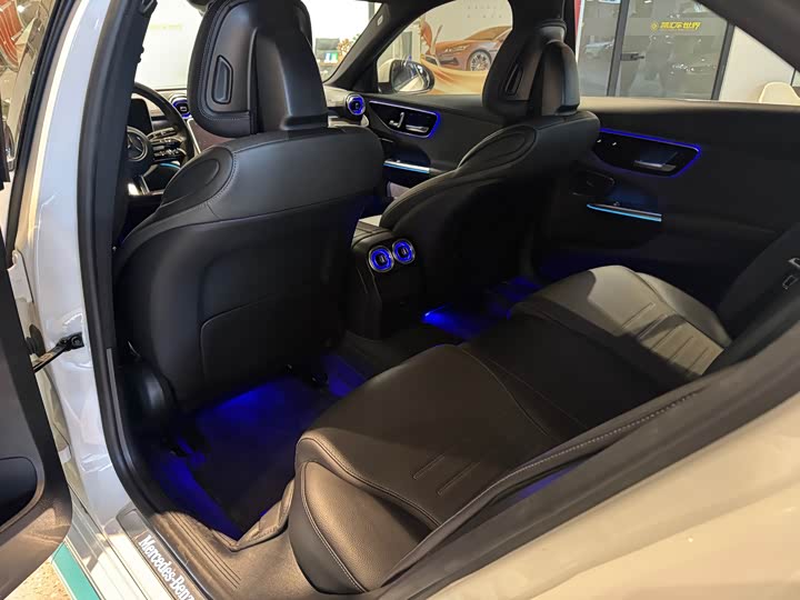 Фото 8 - Mercedes-Benz C-Class