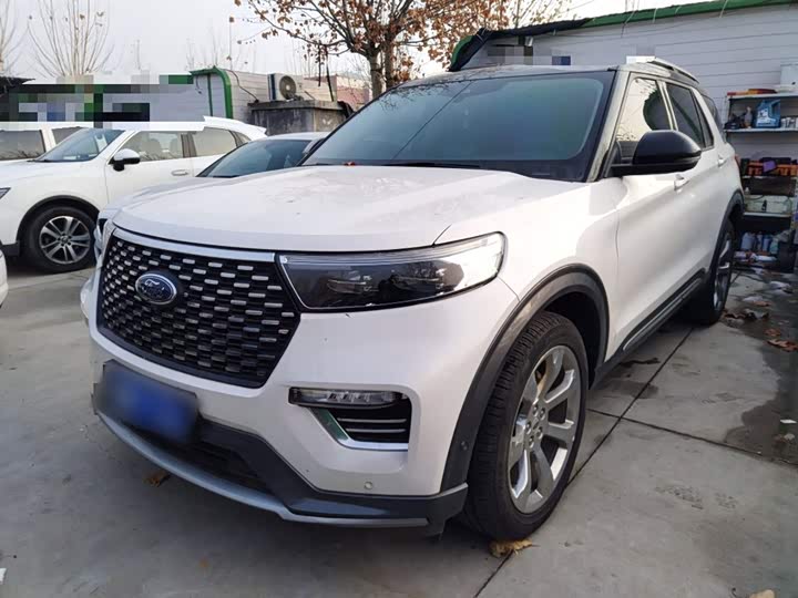 Фото 2 - Ford Explorer