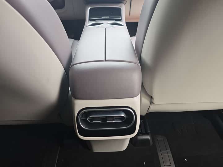 Фото 7 - Leapmotor C11