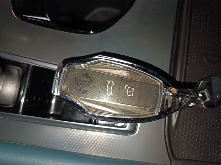 Фото 9 - MG Motor 7