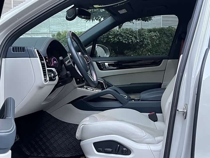 Фото 9 - Porsche Cayenne